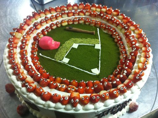 みかんのウェディングケーキに カープ野球場のウェディングケーキ ブライダルブログ 広島の結婚式場 広島グランドインテリジェントホテル ウェディング